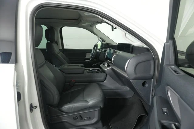 New 2027 Star White Metallic Tri-Coat Ford Active image 31