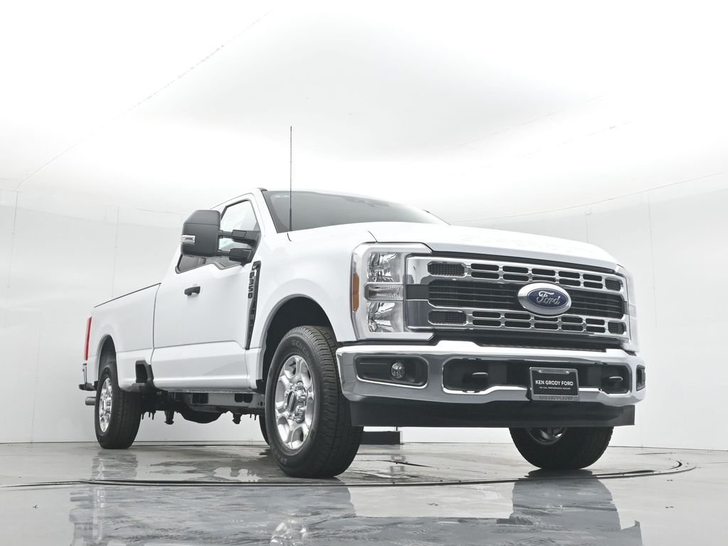 New 2026 Oxford White Ford XLT image 45