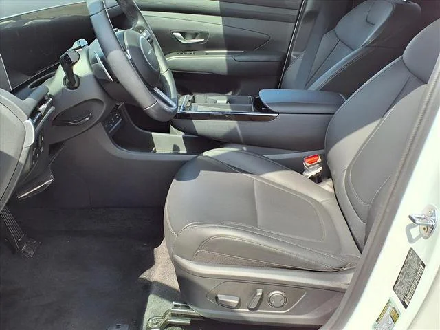 New 2025 White Hyundai SEL Convenience image 16