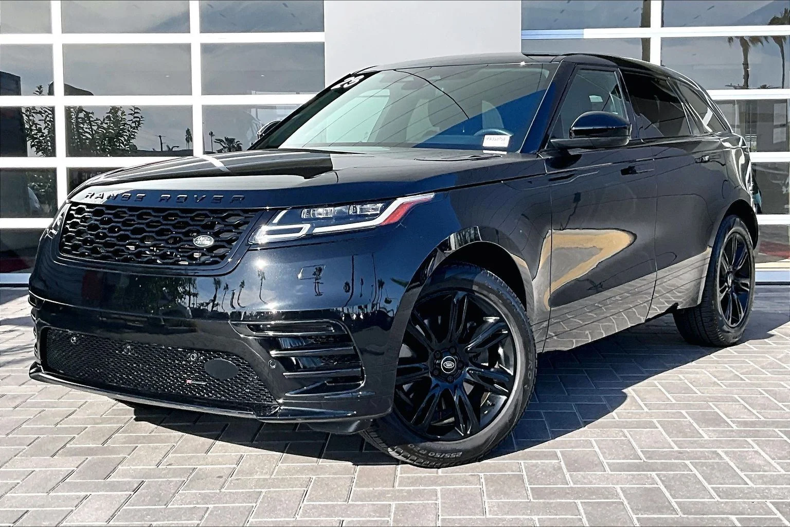 2023 Land Rover Range Rover Velar R-Dynamic S's photo