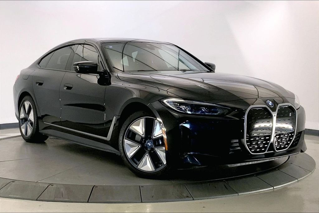 Used 2023 Black Sapphire Metallic BMW  image 1