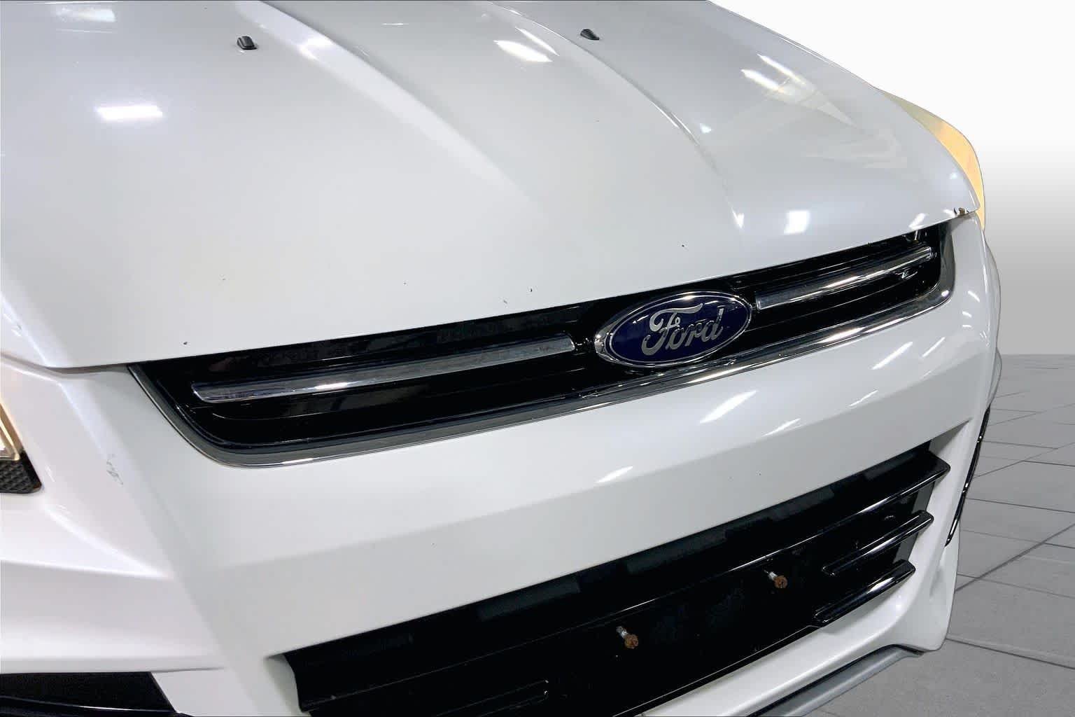 Used 2014 White Platinum Metallic Tri-Coat Ford Titanium image 30