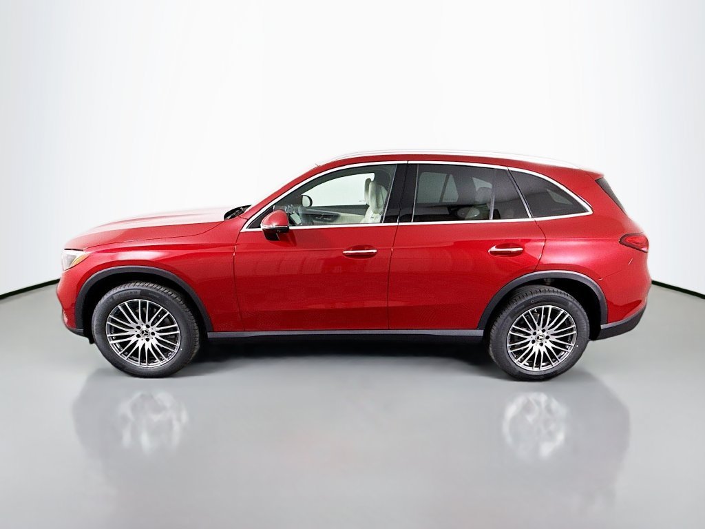 New 2026 MANUFAKTUR Patagonia Red Metallic Mercedes-Benz GLC 300 image 37