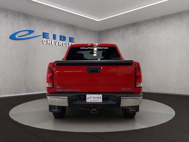 Used 2011 Red GMC SLE image 12