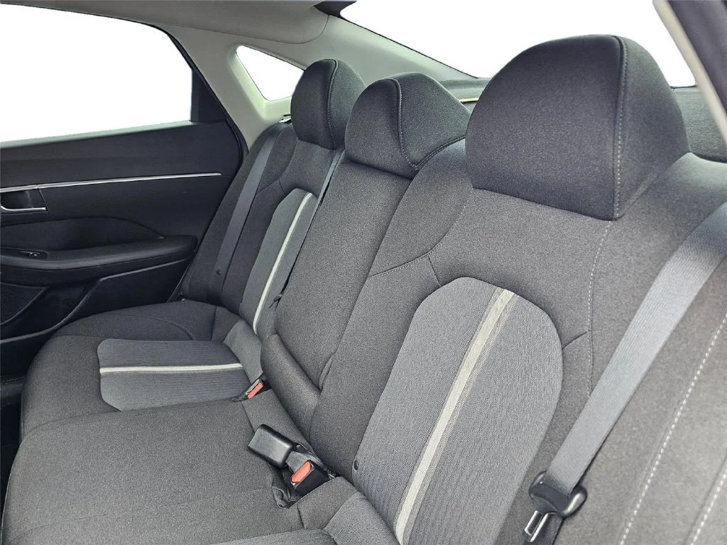 Used 2021 Shimmering Silv Hyundai SEL image 31