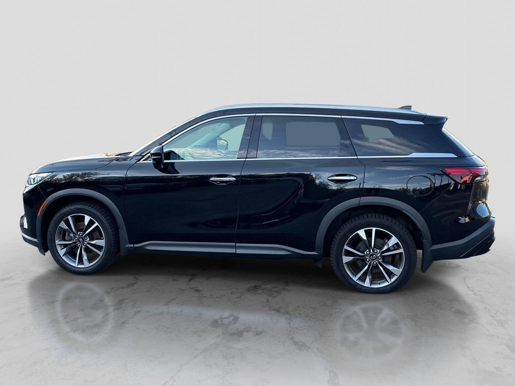 Used 2023 Black INFINITI LUXE image 4