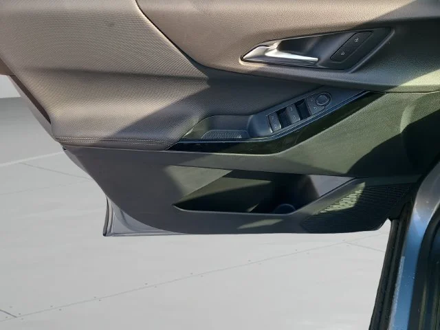 New 2027 Sterling Gray Metallic Chevrolet LT image 18