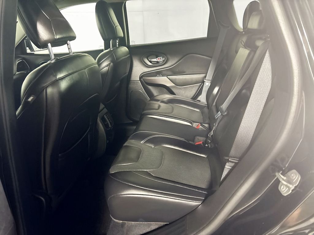 Used 2021 Diamond Black Jeep Latitude Lux image 20