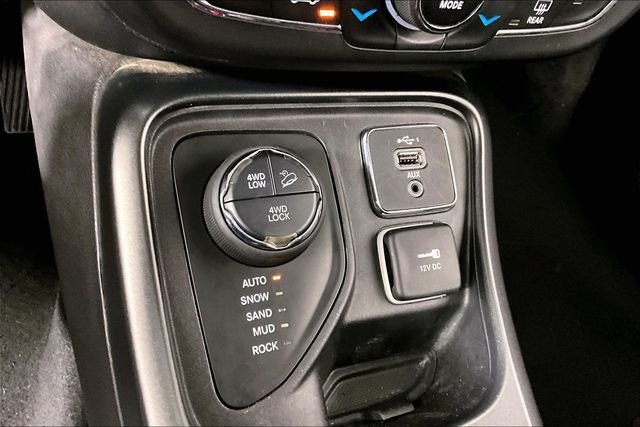 Used 2020 Gray Jeep Trailhawk image 15