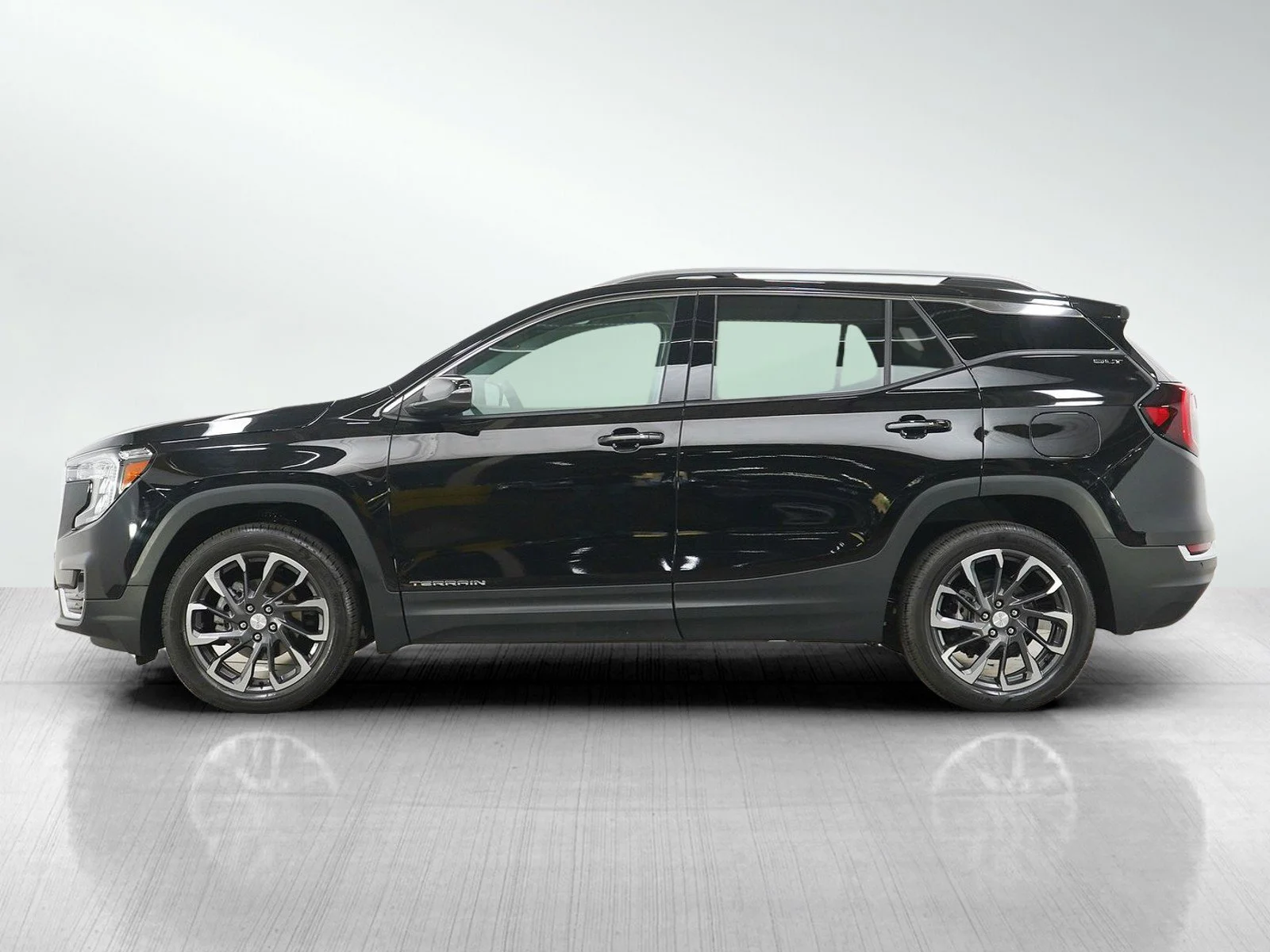 Used 2022 GMC Terrain SLT with VIN 3GKALVEV4NL285197 for sale in Roseville, Minnesota