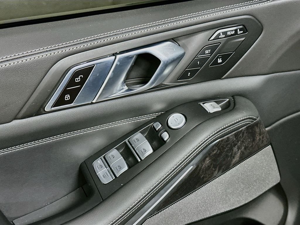 Used 2024 Black Sapphire Metallic BMW xDrive40i image 19