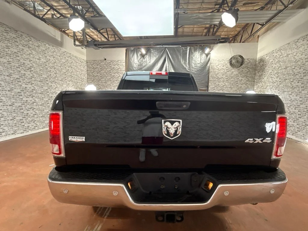 Used 2017 Brilliant Black Crystal Pearlcoat Ram Laramie image 6