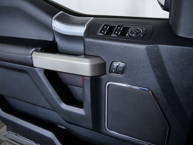 Used 2015  Ford Lariat image 26