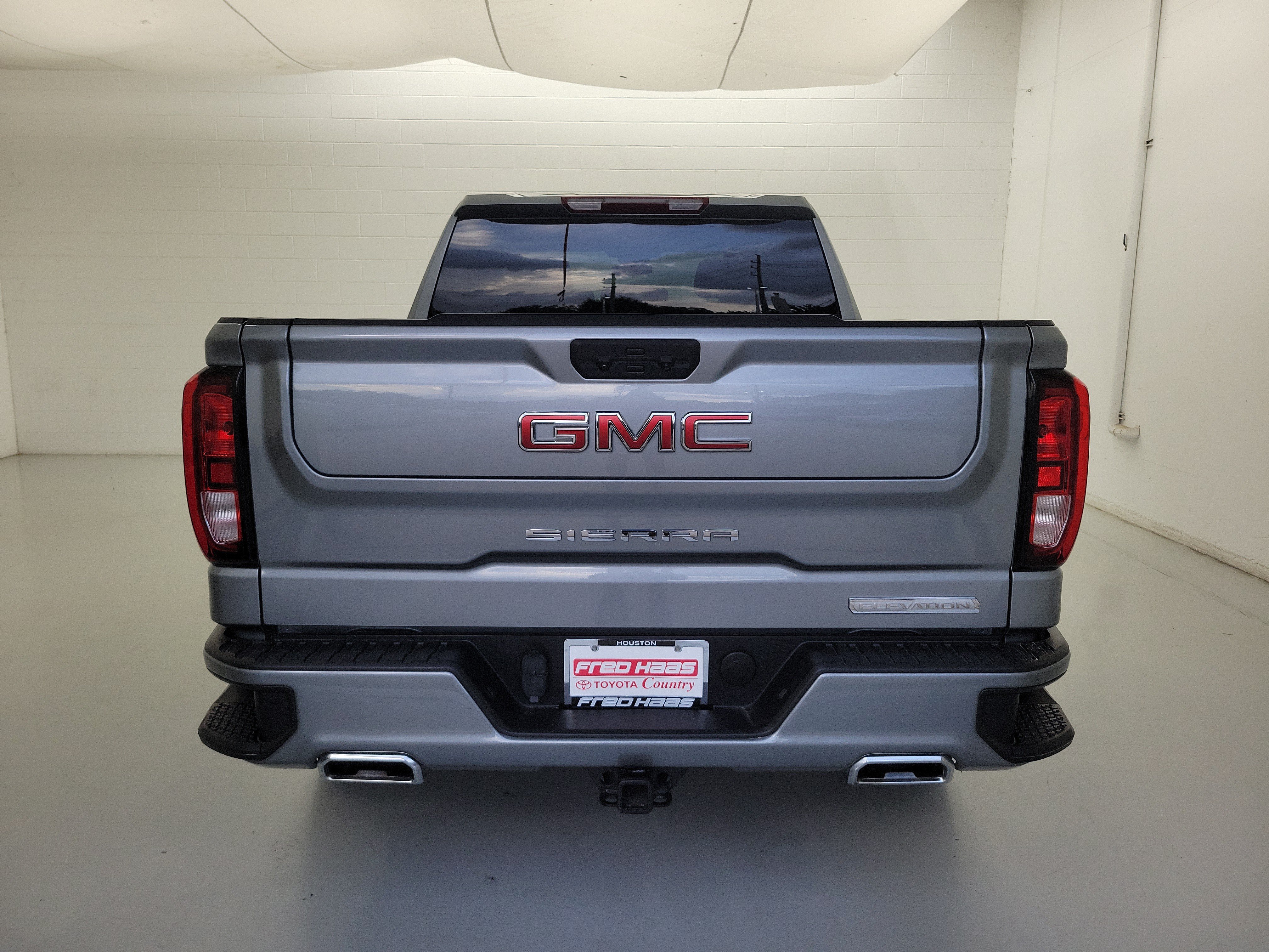 Used 2026 Sterling Metallic GMC Elevation image 6