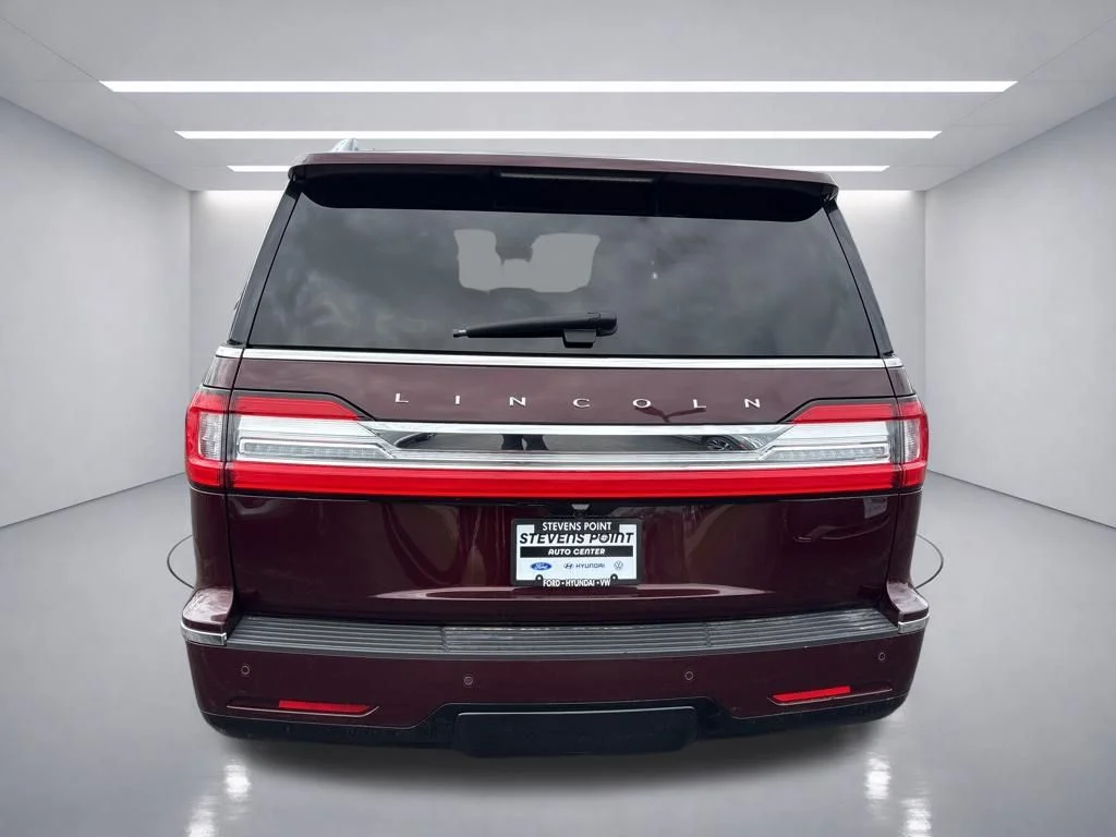 Used 2018 Burgundy Velvet Metallic Tinted Clearcoat Lincoln Select image 5