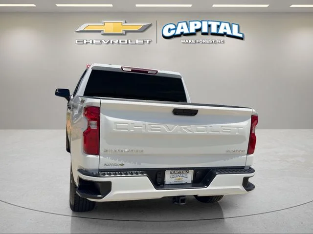 Used 2025 White Chevrolet Custom image 3