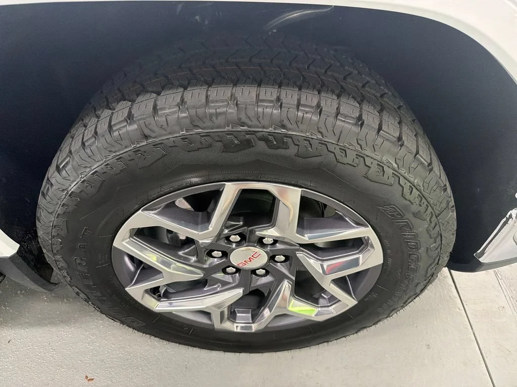 New 2026 Summit White GMC SLT image 4