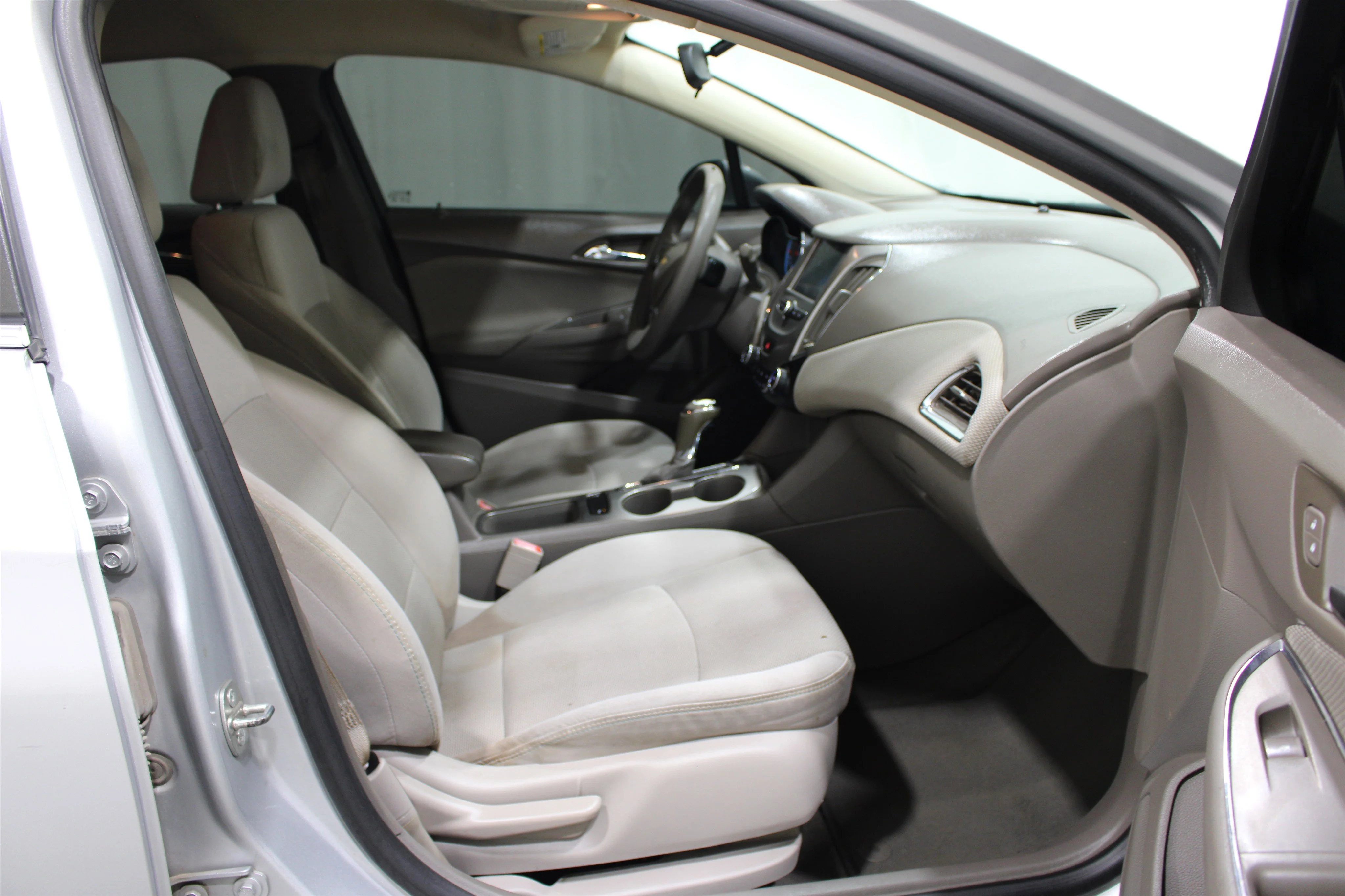 2017 Chevrolet Cruze LT - Photo 24