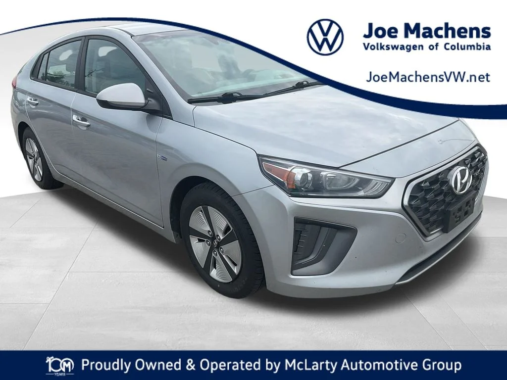 Used 2020 Silver Hyundai Blue image 1
