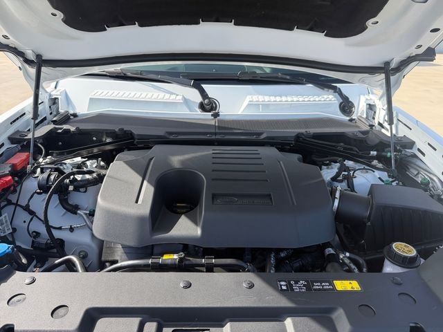 New 2026 Fuji White Land Rover X-Dynamic SE image 19
