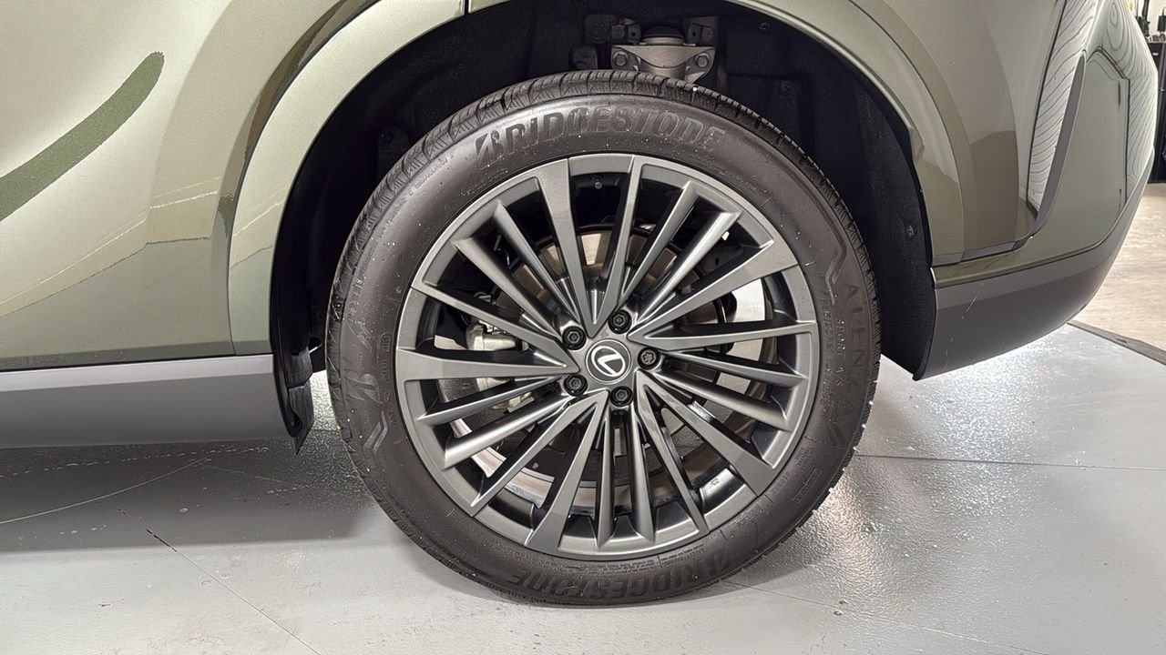 Used 2025 Green Lexus 350h Premium image 23