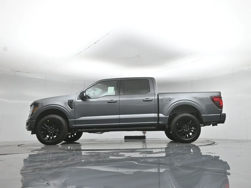 New 2026 Carbonized Gray Metallic Ford XLT image 7