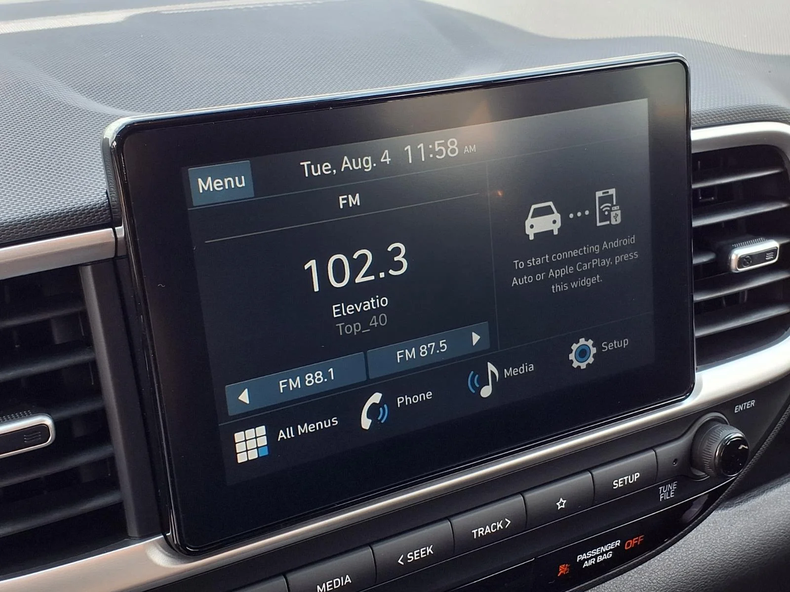 New 2026 Onyx Black Hyundai SEL image 3
