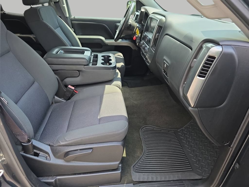 Used 2017 GRAPHITE METALLIC Chevrolet LT image 8