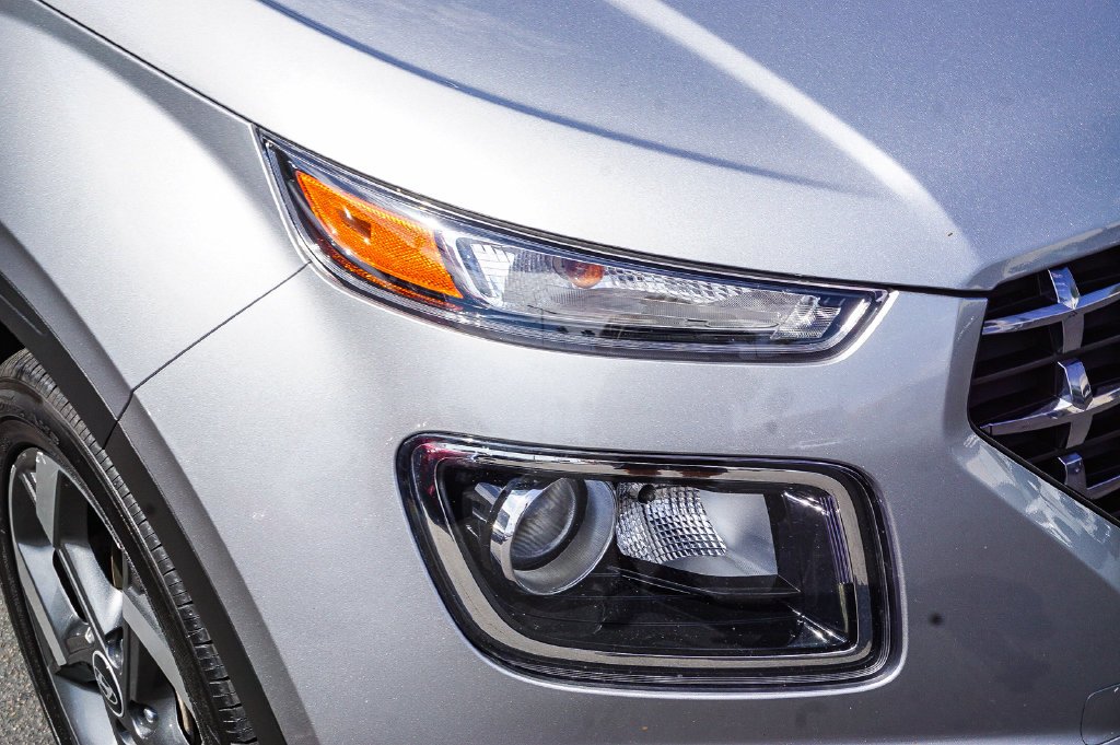 Used 2024 Silver Hyundai SEL image 11