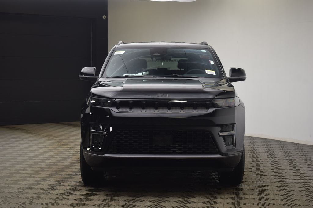 New 2026 High Gloss Black Exterior Paint Jeep Limited Altitude image 2