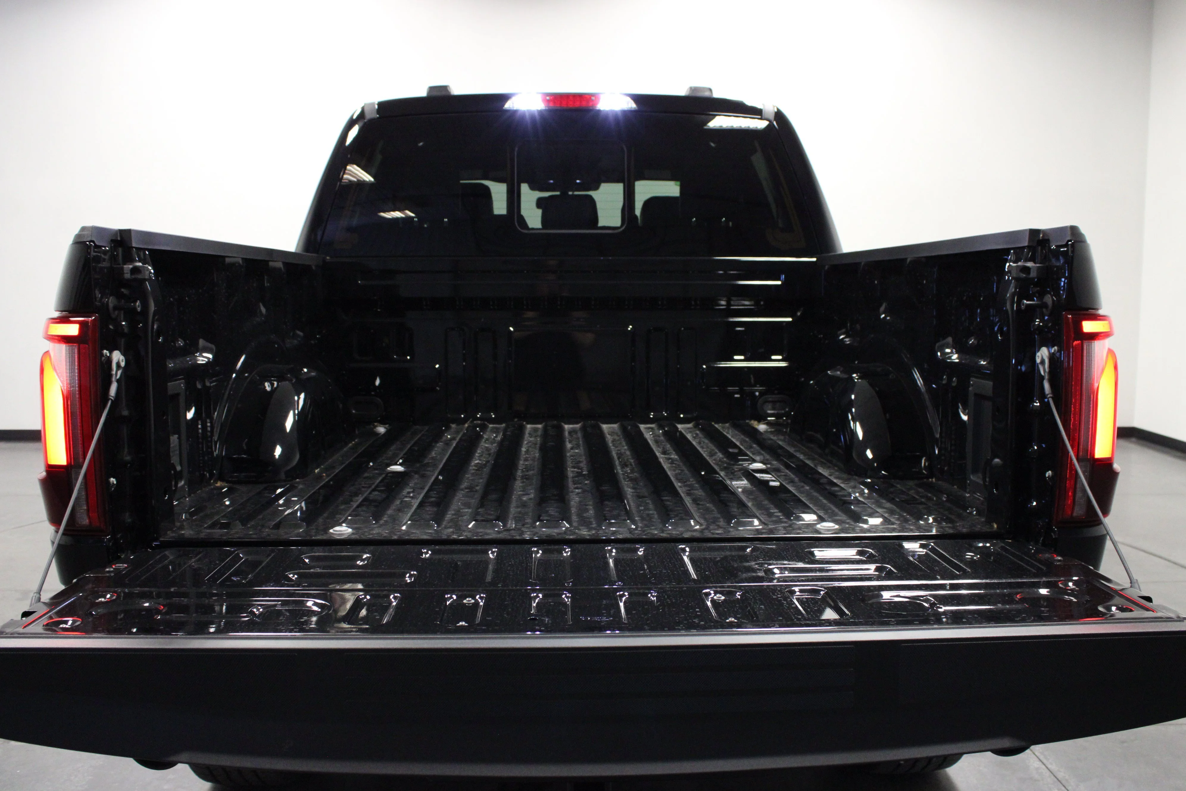 New 2026 Agate Black Metallic Ford Lariat® image 14