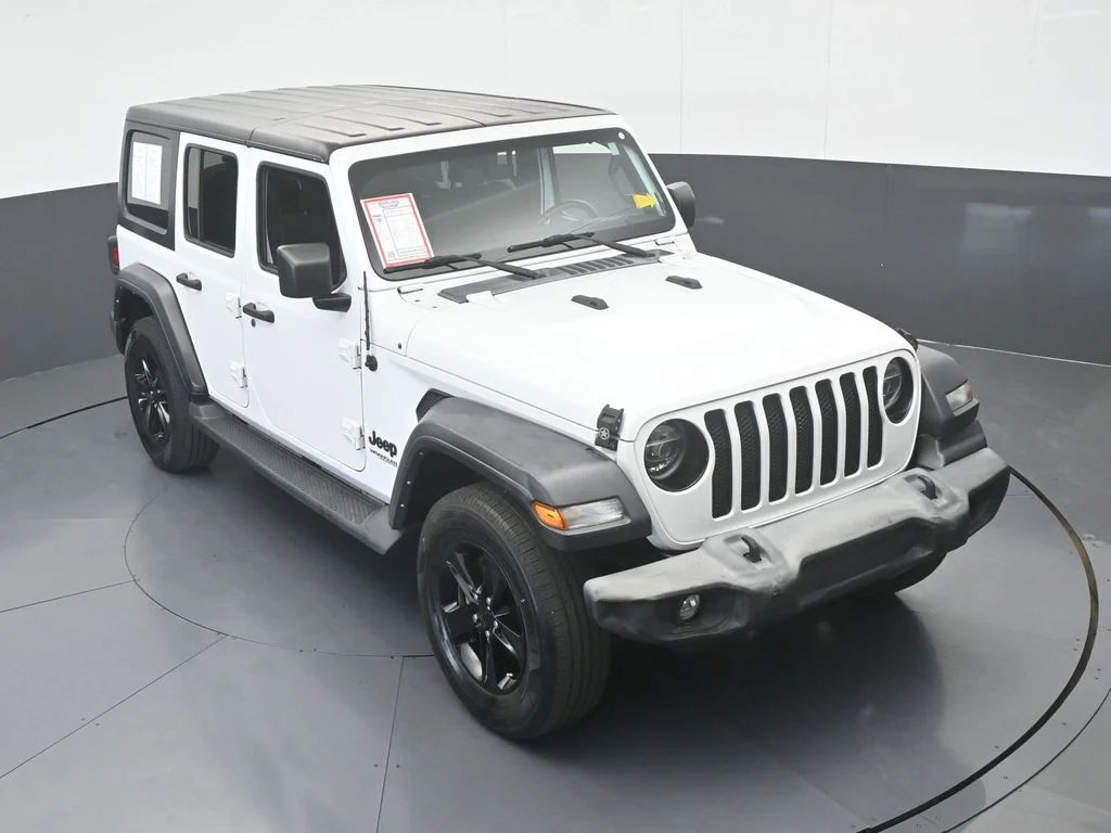 Used 2022 Bright White Clearcoat Jeep Unlimited Sport Altitude image 57