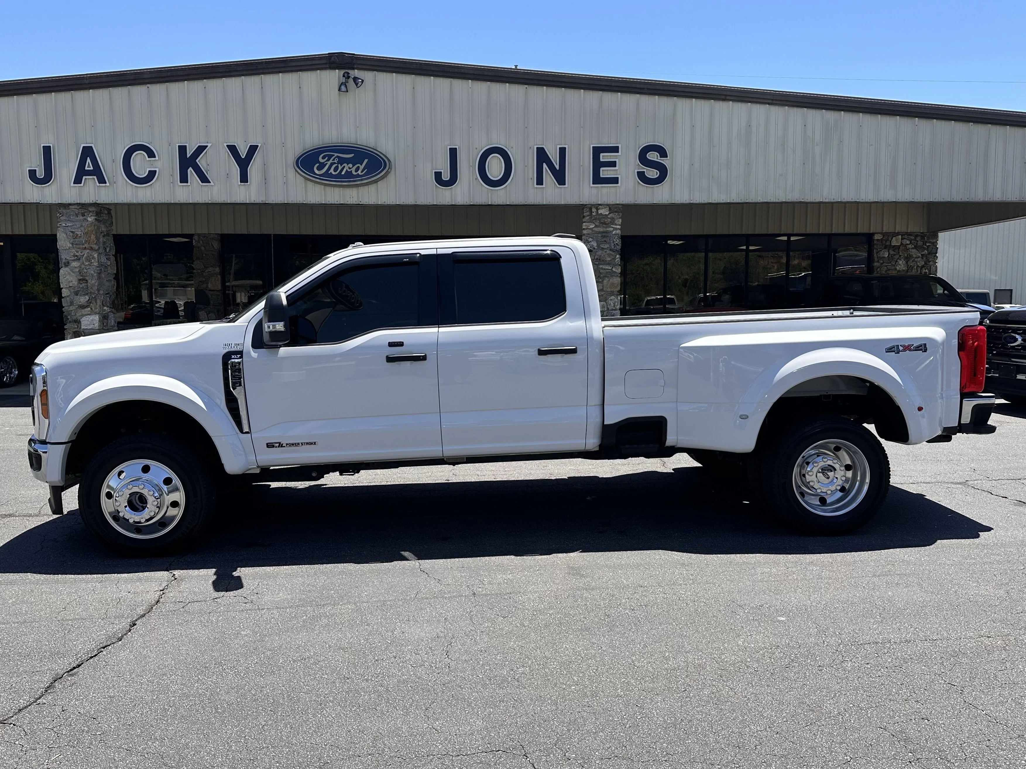 2025 Ford F-450 XLT 4x4 Crew Cab 8' Box DRW's photo