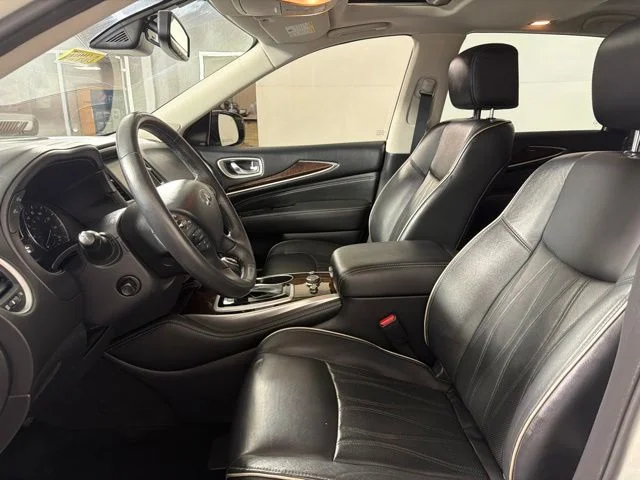 Certified Used 2019 White INFINITI LUXE image 20