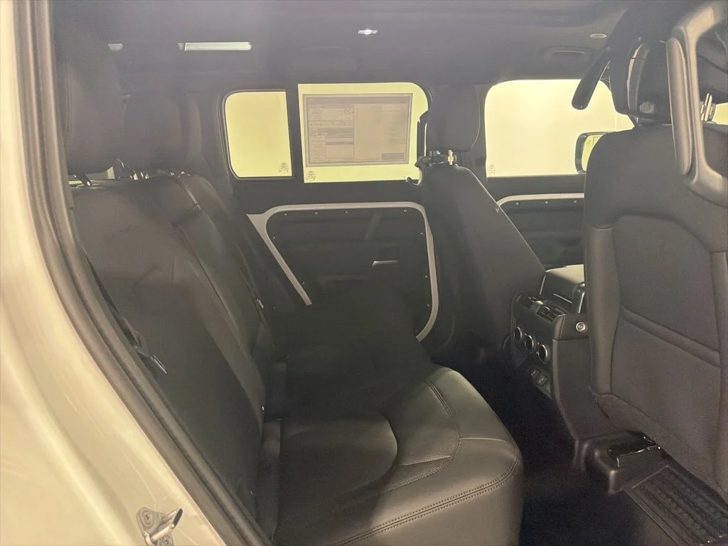 New 2026 Fuji White Land Rover S image 28