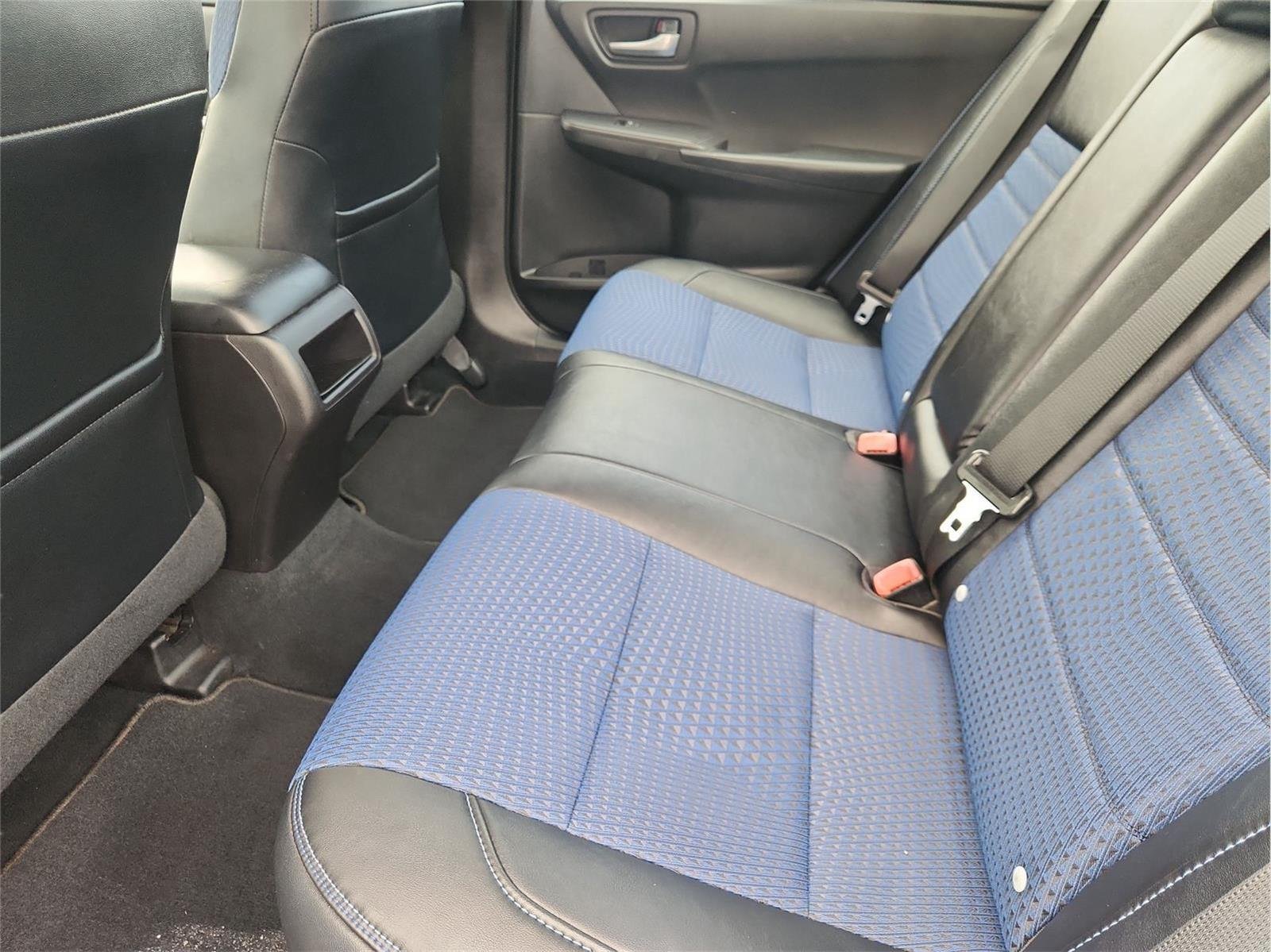 Used 2016 White Toyota XLE image 23