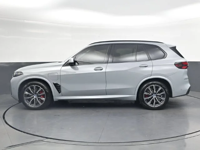 Used 2024 Gray BMW xDrive50e image 9