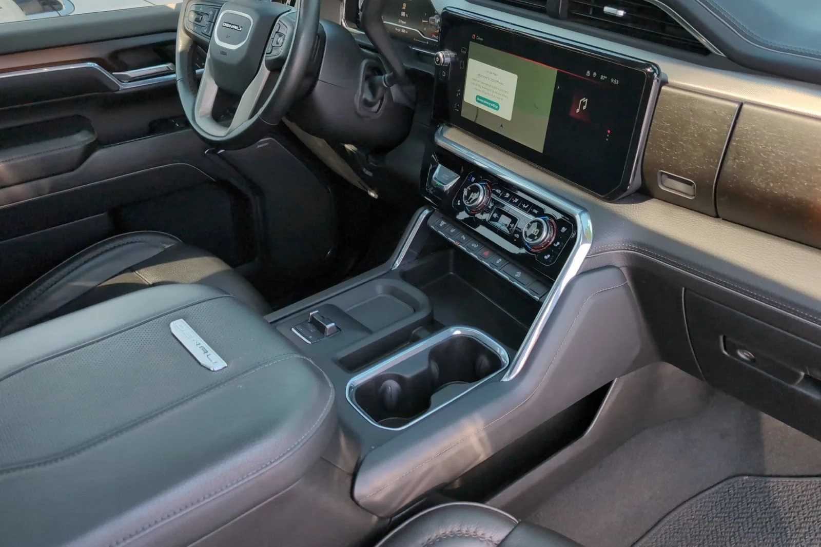 Used 2024 White Frost Tricoat GMC Denali image 16