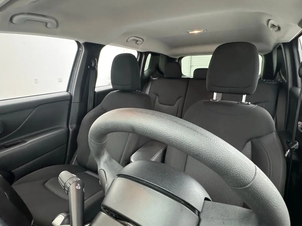 Used 2023 Graphite Gray Jeep Latitude image 16