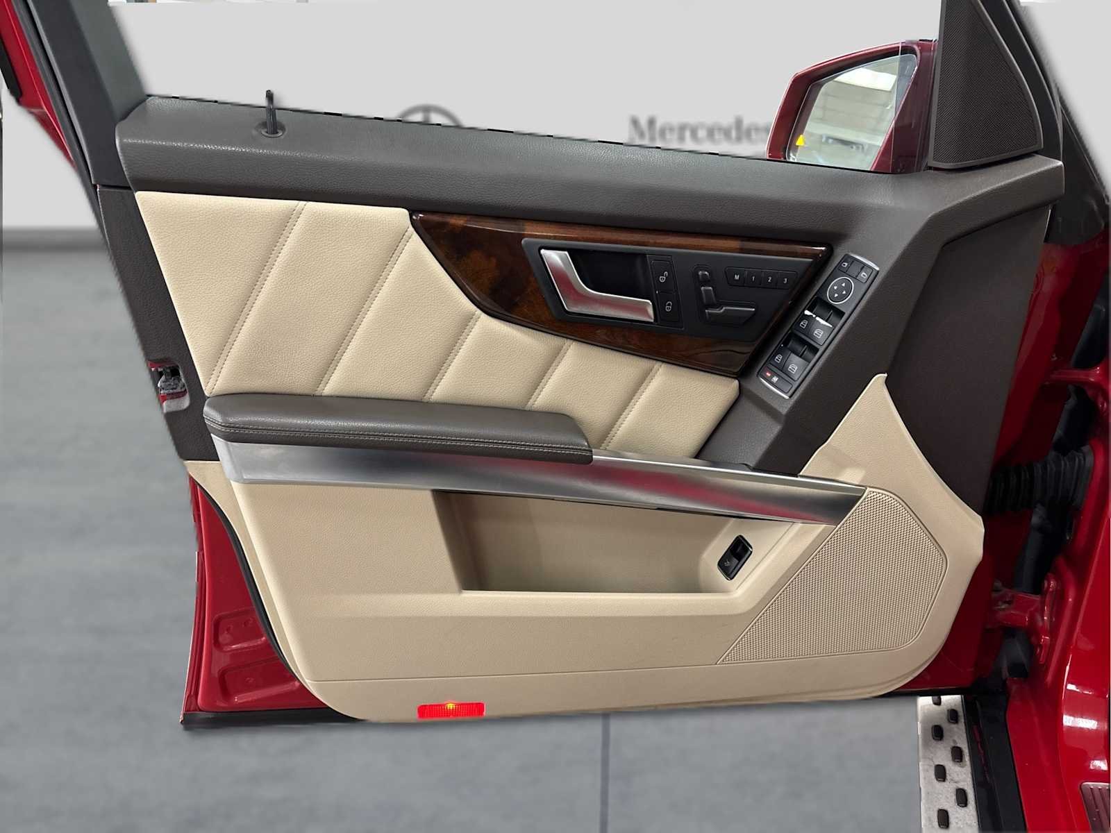 Used 2013 Mars Red Mercedes-Benz GLK 350 image 21