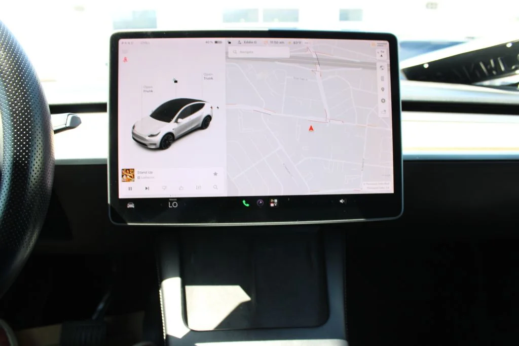 Used 2021 White Tesla Standard Range image 22