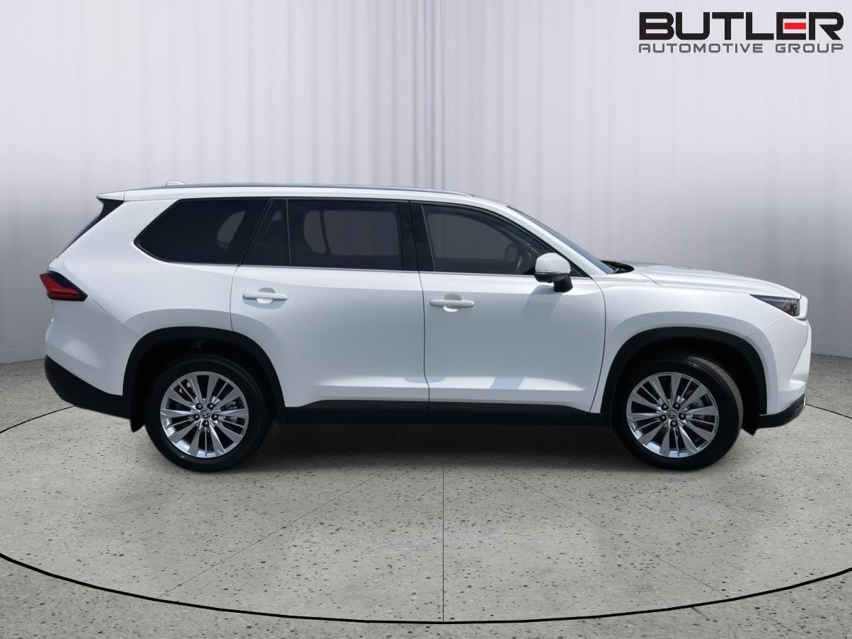 Used 2024 White (Wind Chill Pearl) Toyota Platinum AWD image 6