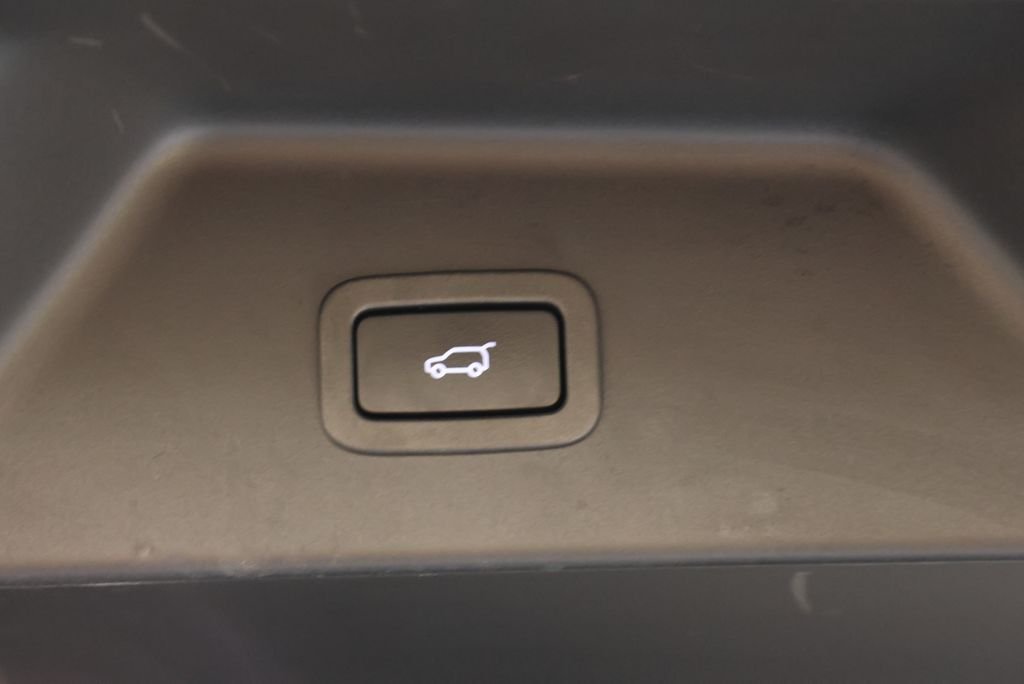 Used 2019  Land Rover 5.0L V8 Supercharged image 48