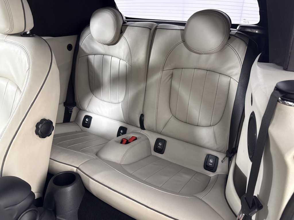 Used 2016  MINI Base image 11