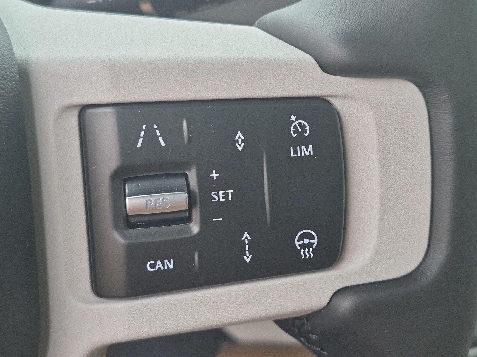 New 2026 Fuji White Land Rover X-Dynamic SE image 18
