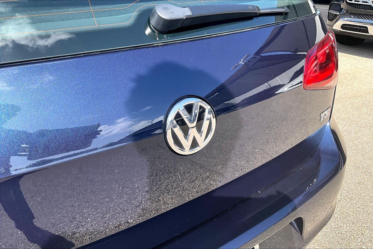 Used 2017 Night Blue Metallic Volkswagen S image 30