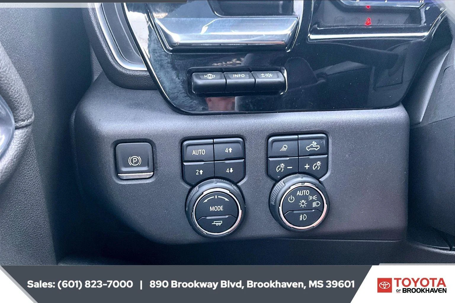 Used 2023 Radiant Red Tintcoat Chevrolet High Country image 22