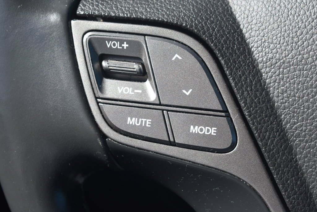Used 2018 White Hyundai 2.4 Base image 27