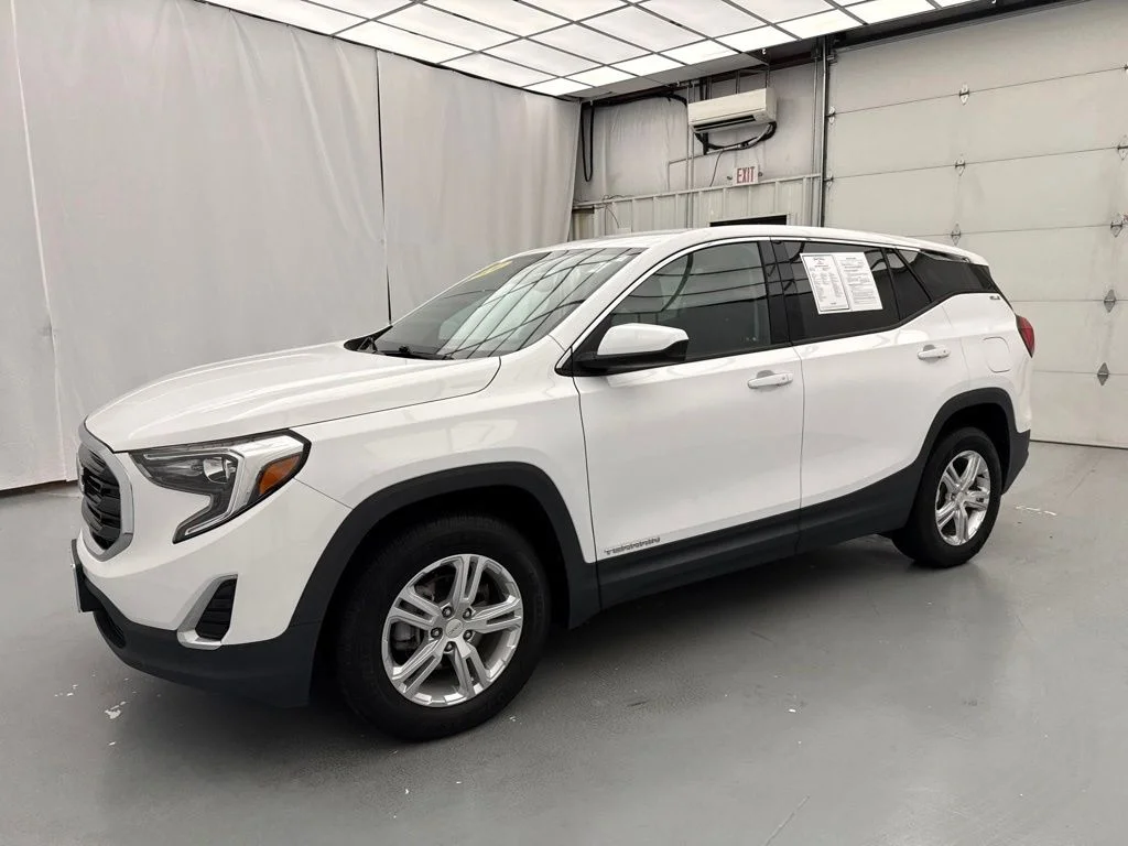 Used 2020 Summit White GMC SLE image 3
