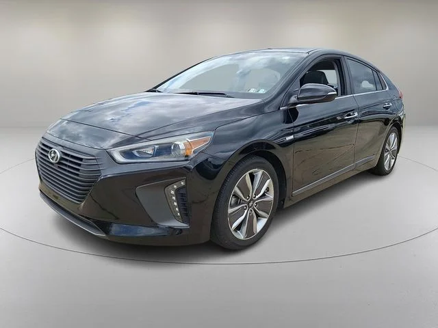 Used 2018 Black Hyundai Limited image 5